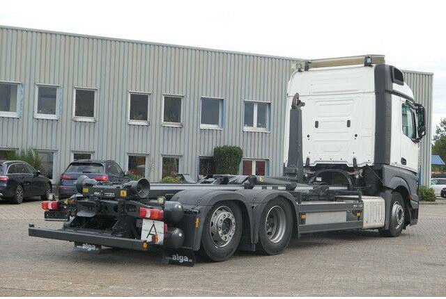 Mercedes-Benz 2543 L Actros 6x2, Meiler RK 21.70, Lenk-Lift - شاحنة ذات الخطاف: صور 3 Mercedes-Benz 2543 L Actros 6x2, Meiler RK 21.70, Lenk-Lift - شاحنة ذات الخطاف: صور 3