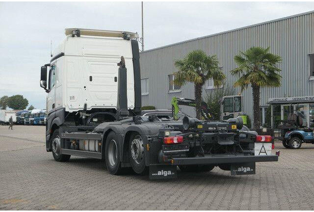Mercedes-Benz 2543 L Actros 6x2, Meiler RK 21.70, Lenk-Lift - شاحنة ذات الخطاف: صور 5 Mercedes-Benz 2543 L Actros 6x2, Meiler RK 21.70, Lenk-Lift - شاحنة ذات الخطاف: صور 5