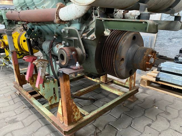 Mercedes-Benz OM 422 Motor, V8, 8 Zylinder, 10x am Lager - شاحنة: صور 3 Mercedes-Benz OM 422 Motor, V8, 8 Zylinder, 10x am Lager - شاحنة: صور 3