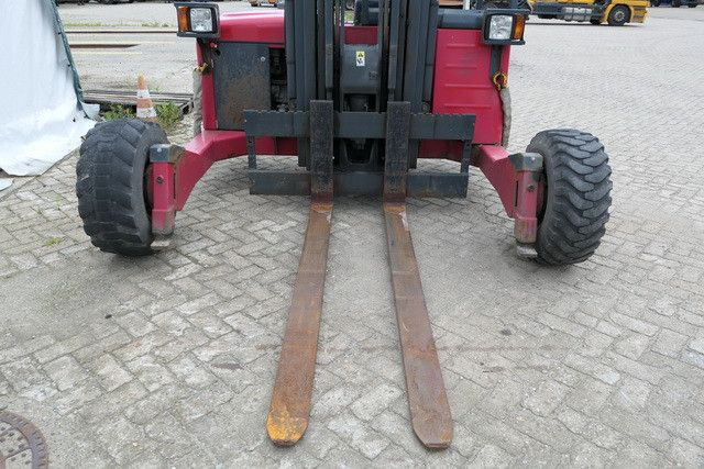 Moffett M4 25.3, Mitnahmestapler, 2.500kg, 3m Hubhöhe - رافعة شوكية مثبتة على شاحنة: صور 3 Moffett M4 25.3, Mitnahmestapler, 2.500kg, 3m Hubhöhe - رافعة شوكية مثبتة على شاحنة: صور 3