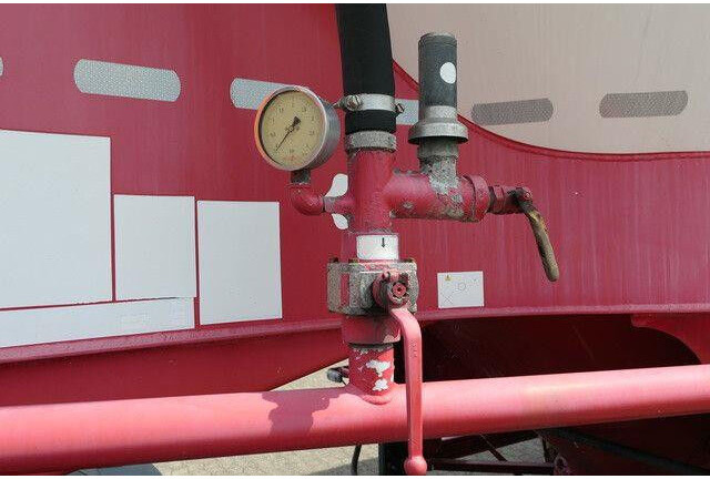 SPITZER SF 2739 / 2P, 39m³, Gelenkt, 2 Kammern, BPW, ZSA - نصف مقطورة صهريج: صور 3 SPITZER SF 2739 / 2P, 39m³, Gelenkt, 2 Kammern, BPW, ZSA - نصف مقطورة صهريج: صور 3