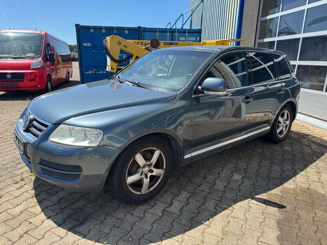 Volkswagen Touareg 3.2 V6/ GETRIEBESCHADEN /Motor läuft! - سيارة دفع رباعي: صور 1 Volkswagen Touareg 3.2 V6/ GETRIEBESCHADEN /Motor läuft! - سيارة دفع رباعي: صور 1