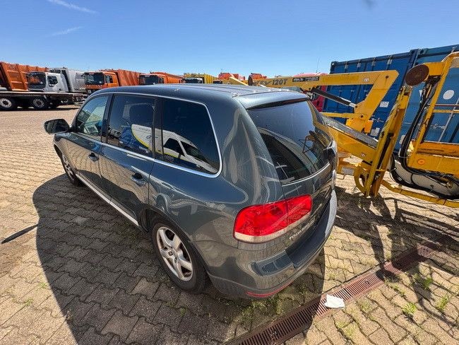 Volkswagen Touareg 3.2 V6/ GETRIEBESCHADEN /Motor läuft! - سيارة دفع رباعي: صور 4 Volkswagen Touareg 3.2 V6/ GETRIEBESCHADEN /Motor läuft! - سيارة دفع رباعي: صور 4