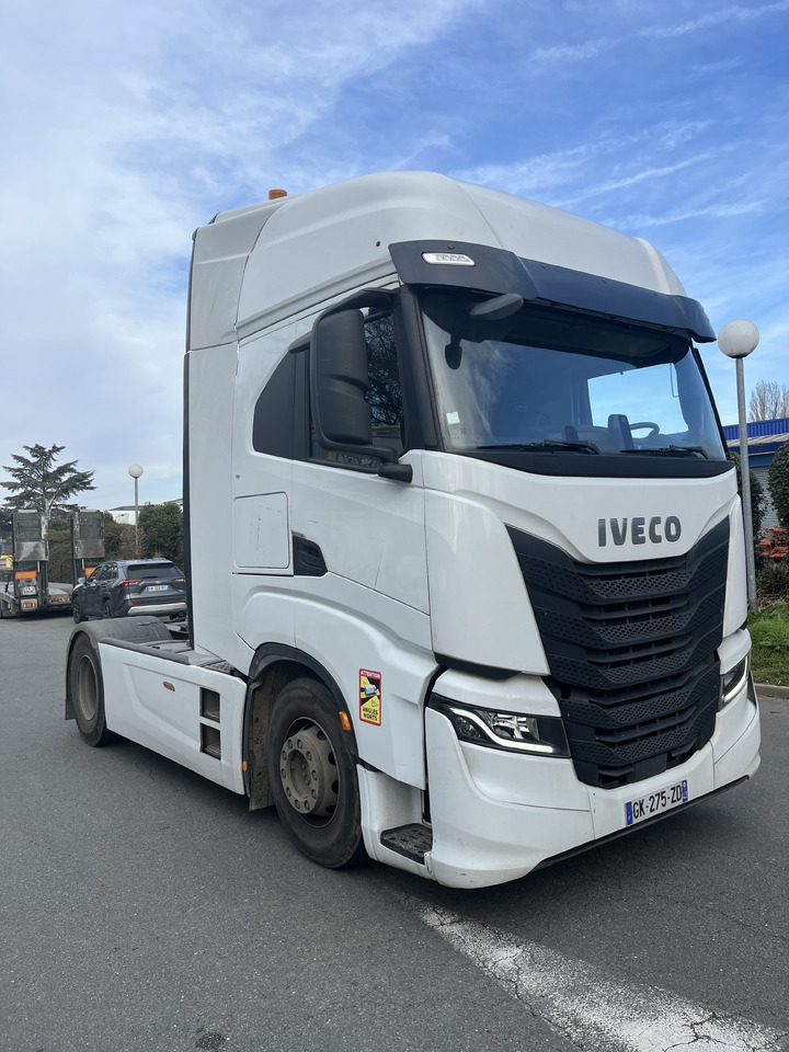 Iveco Saway 530 - شاحنة جرار: صور 1 Iveco Saway 530 - شاحنة جرار: صور 1