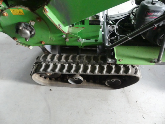 ماكينة تقطيع الأغصان Broyeur de végétaux sur chenilles Peruzzo TB100: صور 10