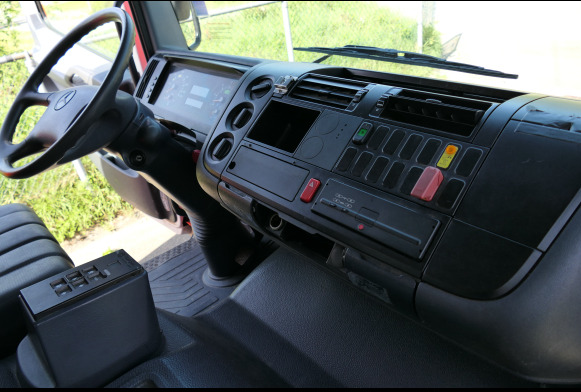 Camion de pompier Mercedes-Benz 1325F Atego (2002-27.258 km) - المطافئ: صور 3 Camion de pompier Mercedes-Benz 1325F Atego (2002-27.258 km) - المطافئ: صور 3