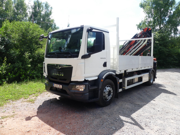 Camion plateau ridelle avec grue MAN TGM18,250 (2022-3.278 km) - شاحنات مسطحة, شاحنة كرين: صور 1 Camion plateau ridelle avec grue MAN TGM18,250 (2022-3.278 km) - شاحنات مسطحة, شاحنة كرين: صور 1
