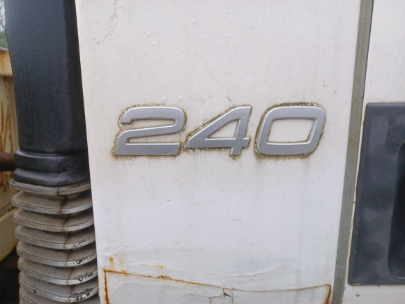 Camion tri benne Volvo FLL 42 12N2 5.0 (2009-88.795 km) - شاحنات مسطحة: صور 3 Camion tri benne Volvo FLL 42 12N2 5.0 (2009-88.795 km) - شاحنات مسطحة: صور 3