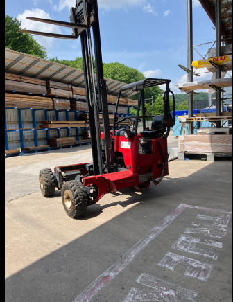 Moffett M8 30.4 - محمل الجانب: صور 2 Moffett M8 30.4 - محمل الجانب: صور 2