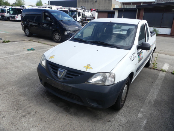 REF:12391 - Camionnette pickup Dacia Logan 1.5 DCI (2011-175.387 km) - شاحنة البيك أب: صور 1 REF:12391 - Camionnette pickup Dacia Logan 1.5 DCI (2011-175.387 km) - شاحنة البيك أب: صور 1