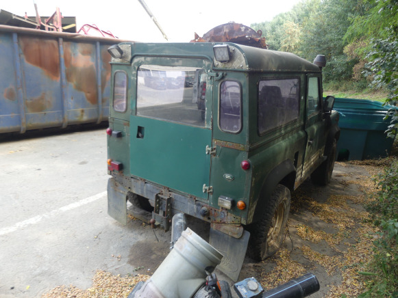REF:1743 - Voiture Land Rover 90TCX - سيارة: صور 4 REF:1743 - Voiture Land Rover 90TCX - سيارة: صور 4