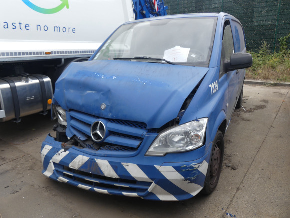 REF:7839 - Voiture accidentée Mercedes-Benz - سيارة: صور 1 REF:7839 - Voiture accidentée Mercedes-Benz - سيارة: صور 1