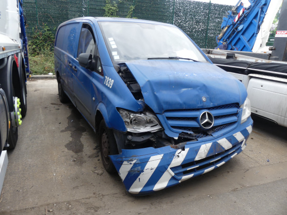REF:7839 - Voiture accidentée Mercedes-Benz - سيارة: صور 2 REF:7839 - Voiture accidentée Mercedes-Benz - سيارة: صور 2