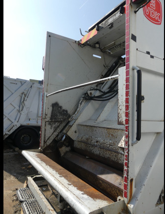 شاحنة القمامة REF:8443 - Camion poubelle Renault Access (2013-128.985 km): صور 12