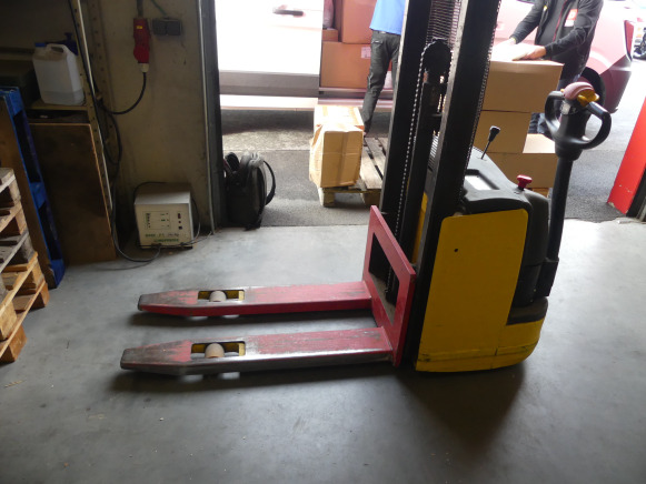 REF:Bâtiment A - Gerbeur Komatsu MWS 10-1R - معدات تكديس: صور 2 REF:Bâtiment A - Gerbeur Komatsu MWS 10-1R - معدات تكديس: صور 2