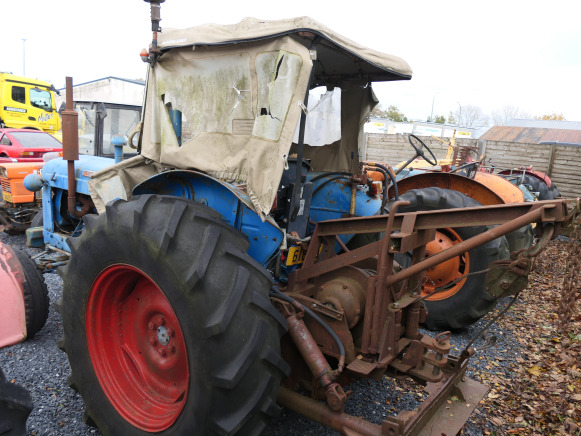 Tracteur agricole + treuil Ford Super Major - جرار: صور 4 Tracteur agricole + treuil Ford Super Major - جرار: صور 4