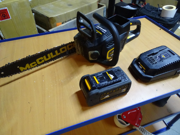 Tronçonneuse 40 V Mc CULLOCH LI 40CS - آلة تصنيع المعادن: صور 1 Tronçonneuse 40 V Mc CULLOCH LI 40CS - آلة تصنيع المعادن: صور 1