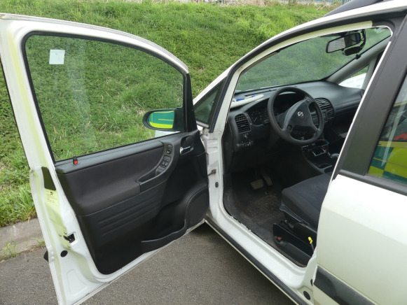 Voiture Opel ZAFIRA (2004-179.238 km) - سيارة: صور 5 Voiture Opel ZAFIRA (2004-179.238 km) - سيارة: صور 5