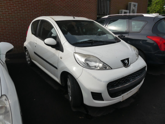 Voiture Peugeot 107 (2012-99.475 km) - سيارة: صور 2 Voiture Peugeot 107 (2012-99.475 km) - سيارة: صور 2
