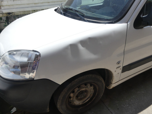 Voiture Peugeot Partner - الشاحنات الصغيرة كابينة مزدوجة: صور 5 Voiture Peugeot Partner - الشاحنات الصغيرة كابينة مزدوجة: صور 5