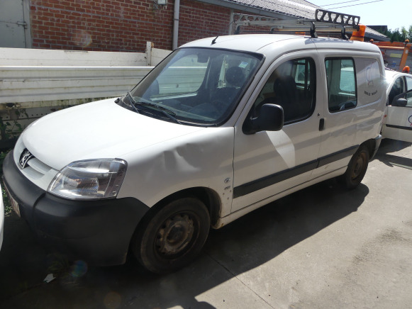 Voiture Peugeot Partner - الشاحنات الصغيرة كابينة مزدوجة: صور 1 Voiture Peugeot Partner - الشاحنات الصغيرة كابينة مزدوجة: صور 1
