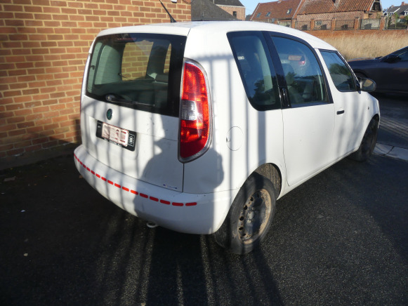 Voiture Skoda Roomster (2010-118.919 km) - سيارة: صور 3 Voiture Skoda Roomster (2010-118.919 km) - سيارة: صور 3