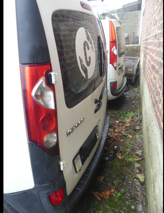 Voiture utilitaire Renault Kangoo (2010-97.280 km) - سيارة: صور 5 Voiture utilitaire Renault Kangoo (2010-97.280 km) - سيارة: صور 5