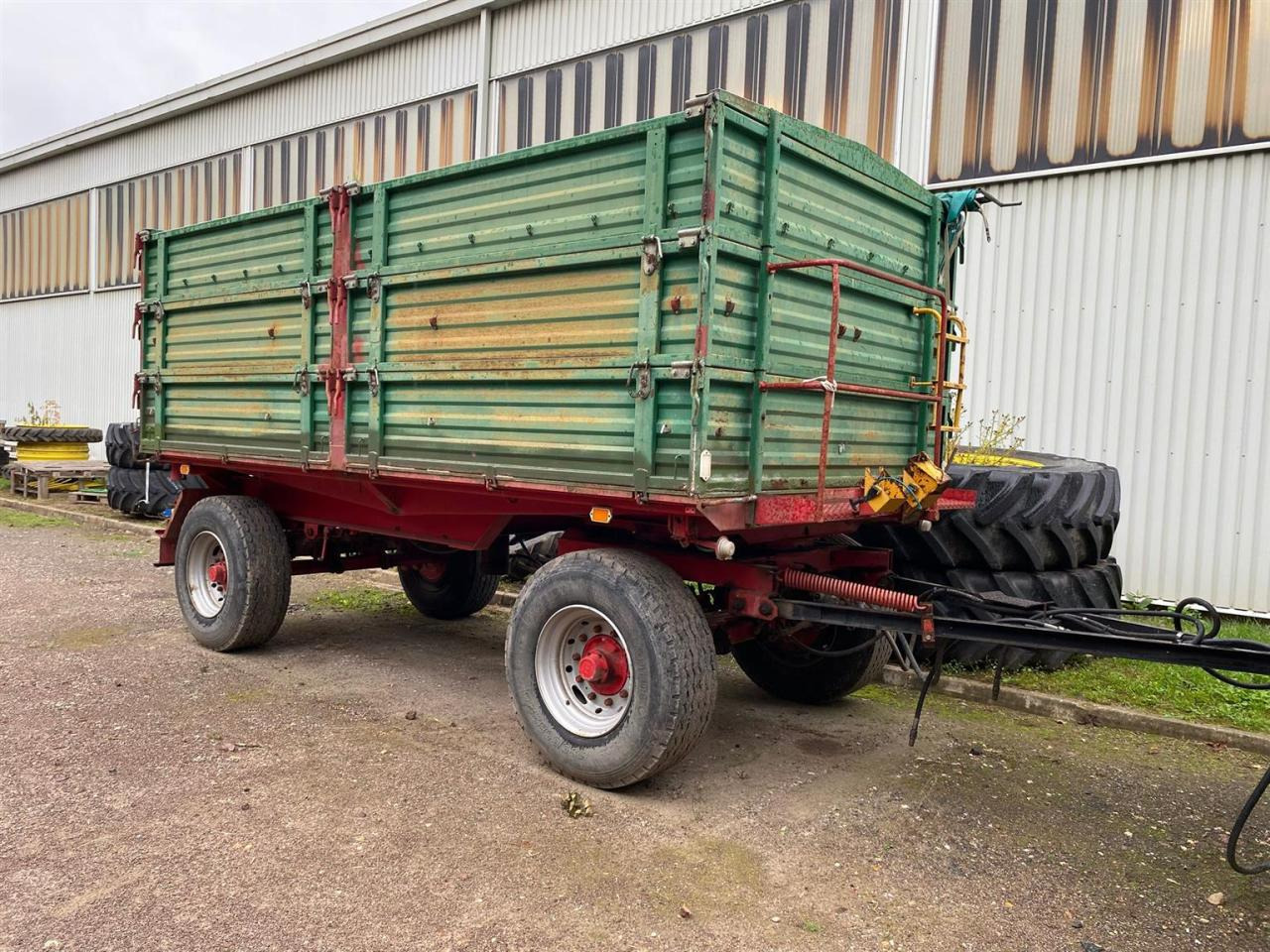 Agromet T-149 - قلابة مقطورة: صور 1 Agromet T-149 - قلابة مقطورة: صور 1