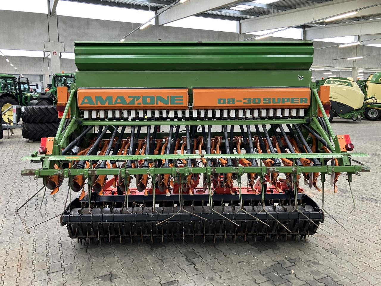 Amazone D8/30 Super - معدات بذار: صور 4 Amazone D8/30 Super - معدات بذار: صور 4