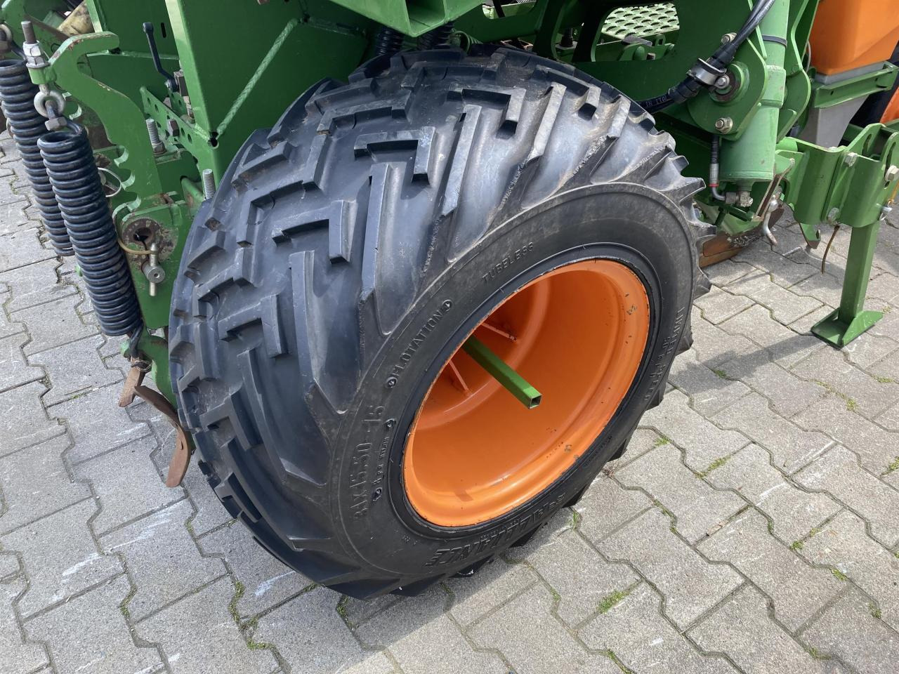 Amazone ED602K - وضع البذور فى خطوط: صور 2 Amazone ED602K - وضع البذور فى خطوط: صور 2