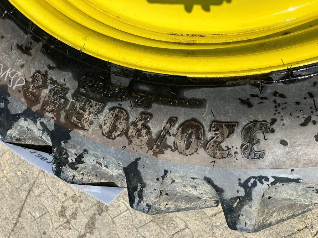 BKT 320/90R42 - الإطارات - الآلات والماكينات الزراعية: صور 5 BKT 320/90R42 - الإطارات - الآلات والماكينات الزراعية: صور 5