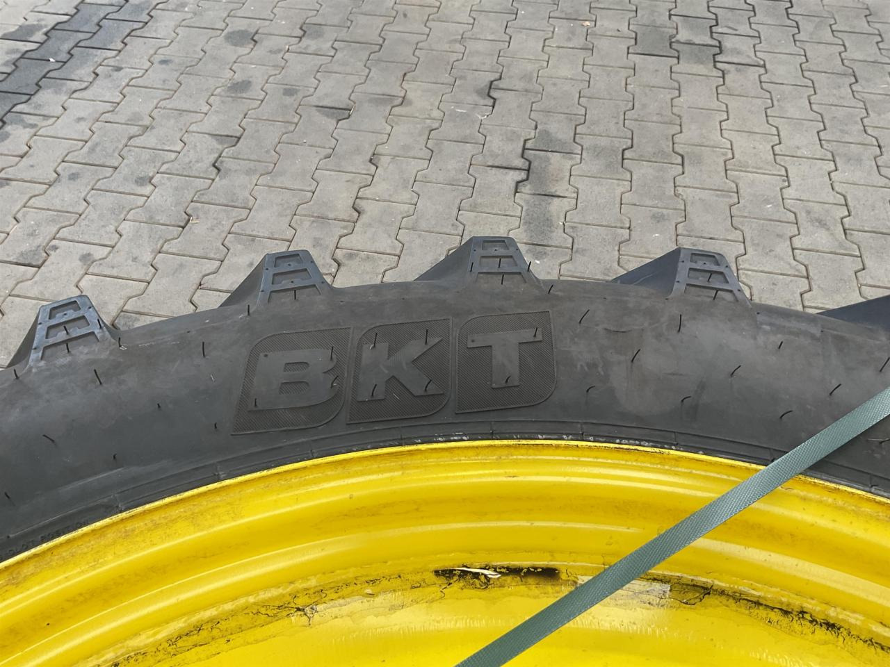 BKT 340/85R48 - الإطارات - الآلات والماكينات الزراعية: صور 4 BKT 340/85R48 - الإطارات - الآلات والماكينات الزراعية: صور 4