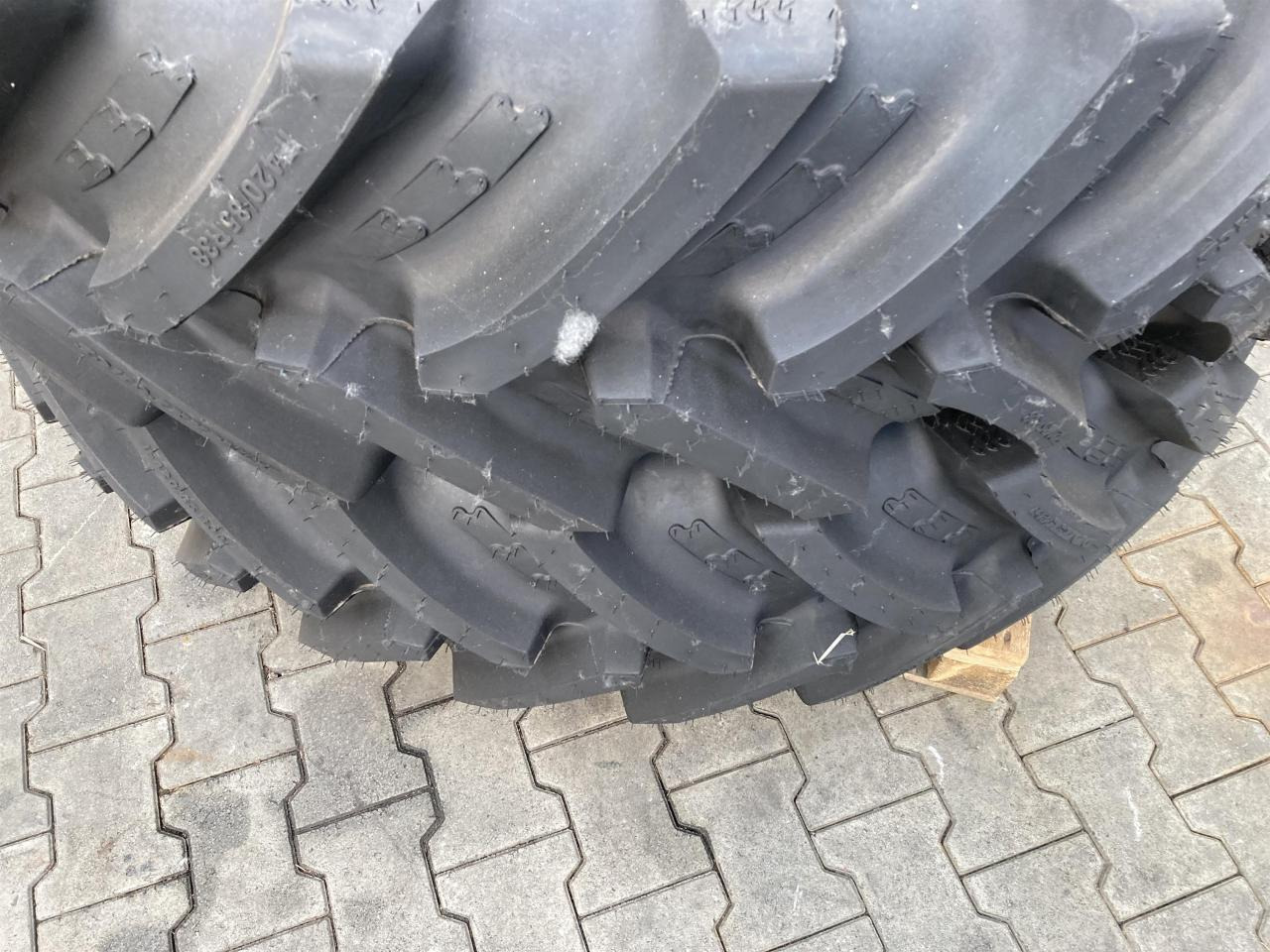 BKT 420/85R38 - الإطارات - الآلات والماكينات الزراعية: صور 2 BKT 420/85R38 - الإطارات - الآلات والماكينات الزراعية: صور 2