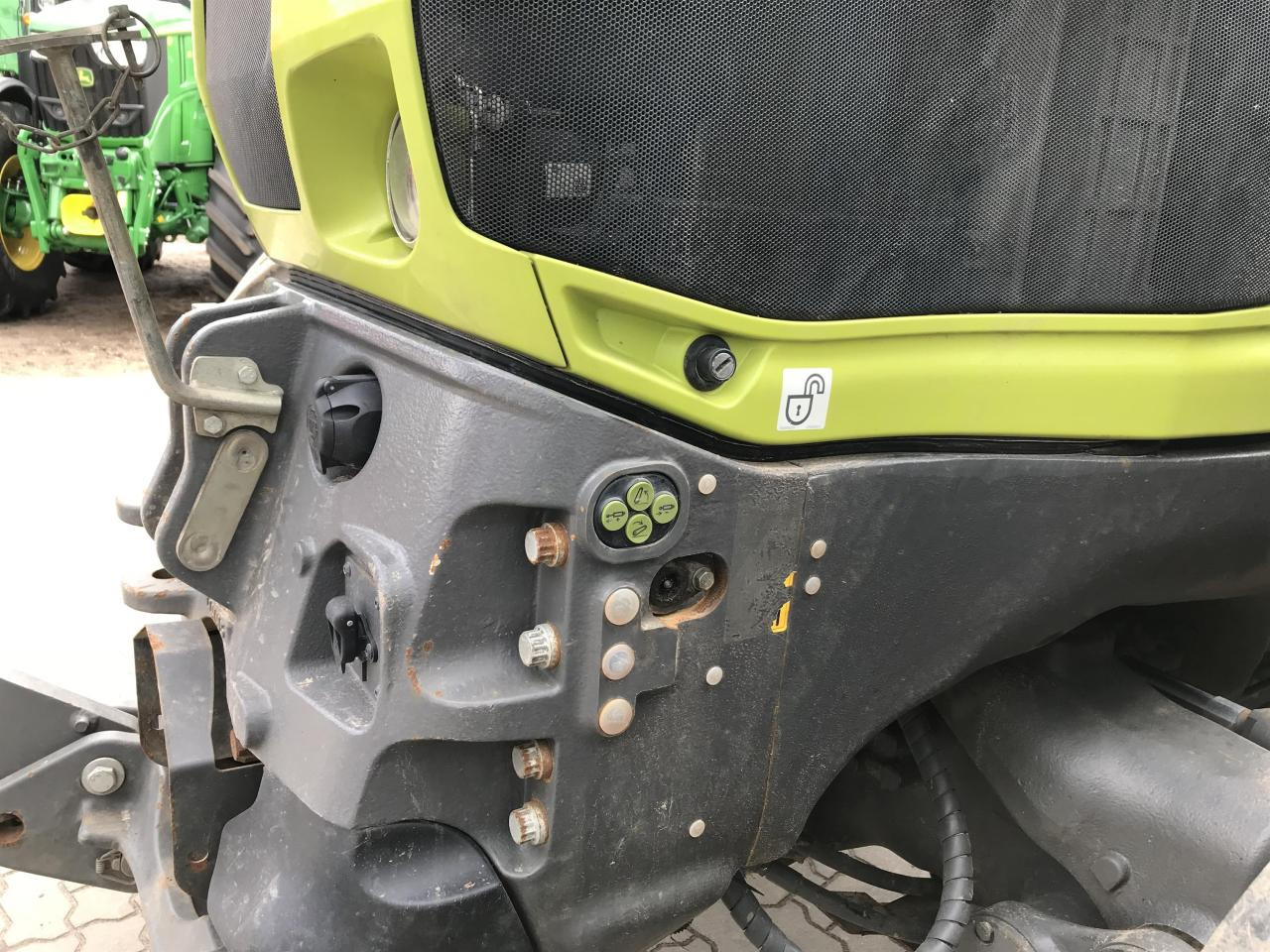 CLAAS Axion 870 - جرار: صور 4 CLAAS Axion 870 - جرار: صور 4