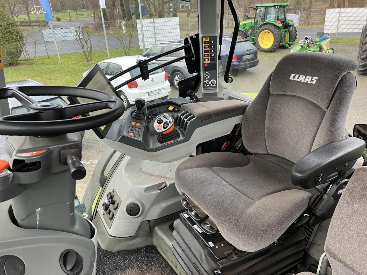 CLAAS Axion 930 - جرار: صور 5 CLAAS Axion 930 - جرار: صور 5