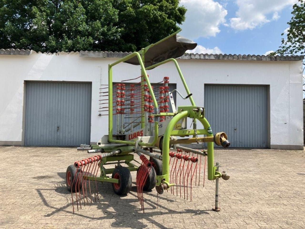 CLAAS Liner 390S - لمّامَة القش: صور 1 CLAAS Liner 390S - لمّامَة القش: صور 1