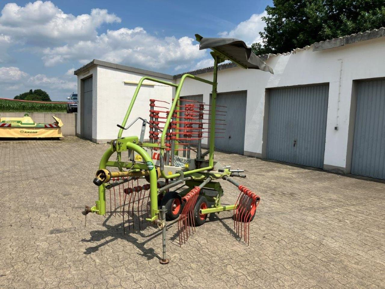 CLAAS Liner 390S - لمّامَة القش: صور 2 CLAAS Liner 390S - لمّامَة القش: صور 2