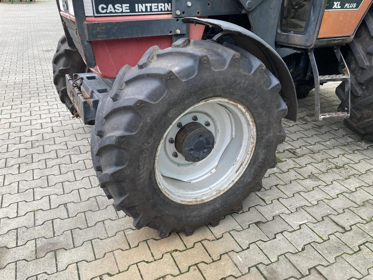 Case-IH 844 XL Plus - جرار: صور 2 Case-IH 844 XL Plus - جرار: صور 2