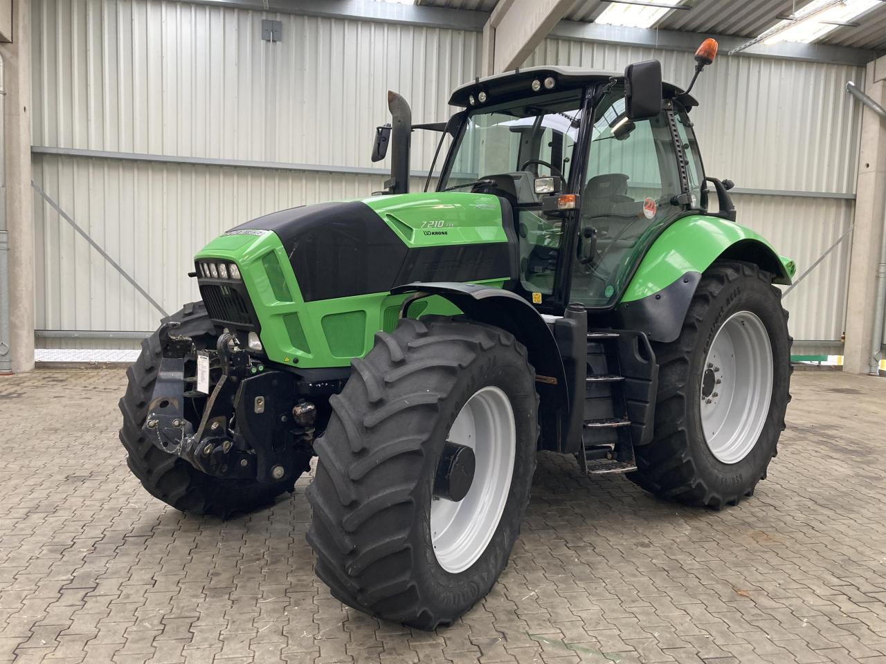 Deutz-Fahr 7210 TTV - جرار: صور 1 Deutz-Fahr 7210 TTV - جرار: صور 1