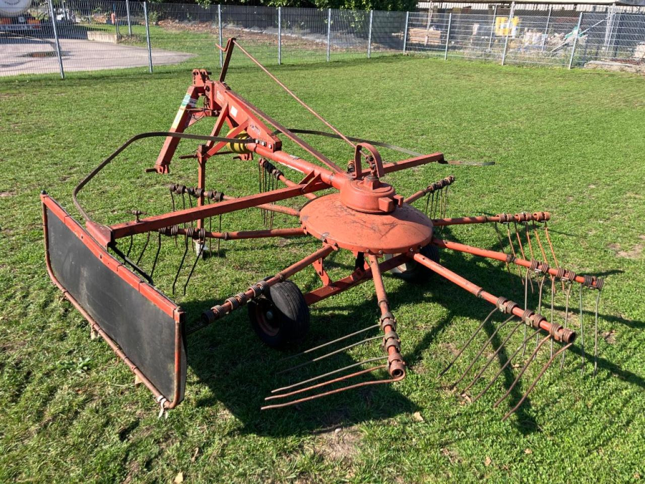 Fella TS 325 - لمّامَة القش: صور 2 Fella TS 325 - لمّامَة القش: صور 2
