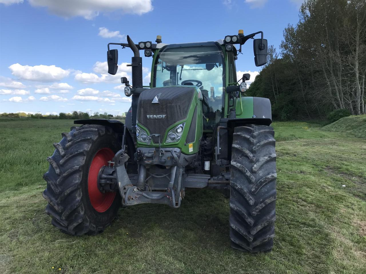 Fendt 724 Vario - جرار: صور 3 Fendt 724 Vario - جرار: صور 3
