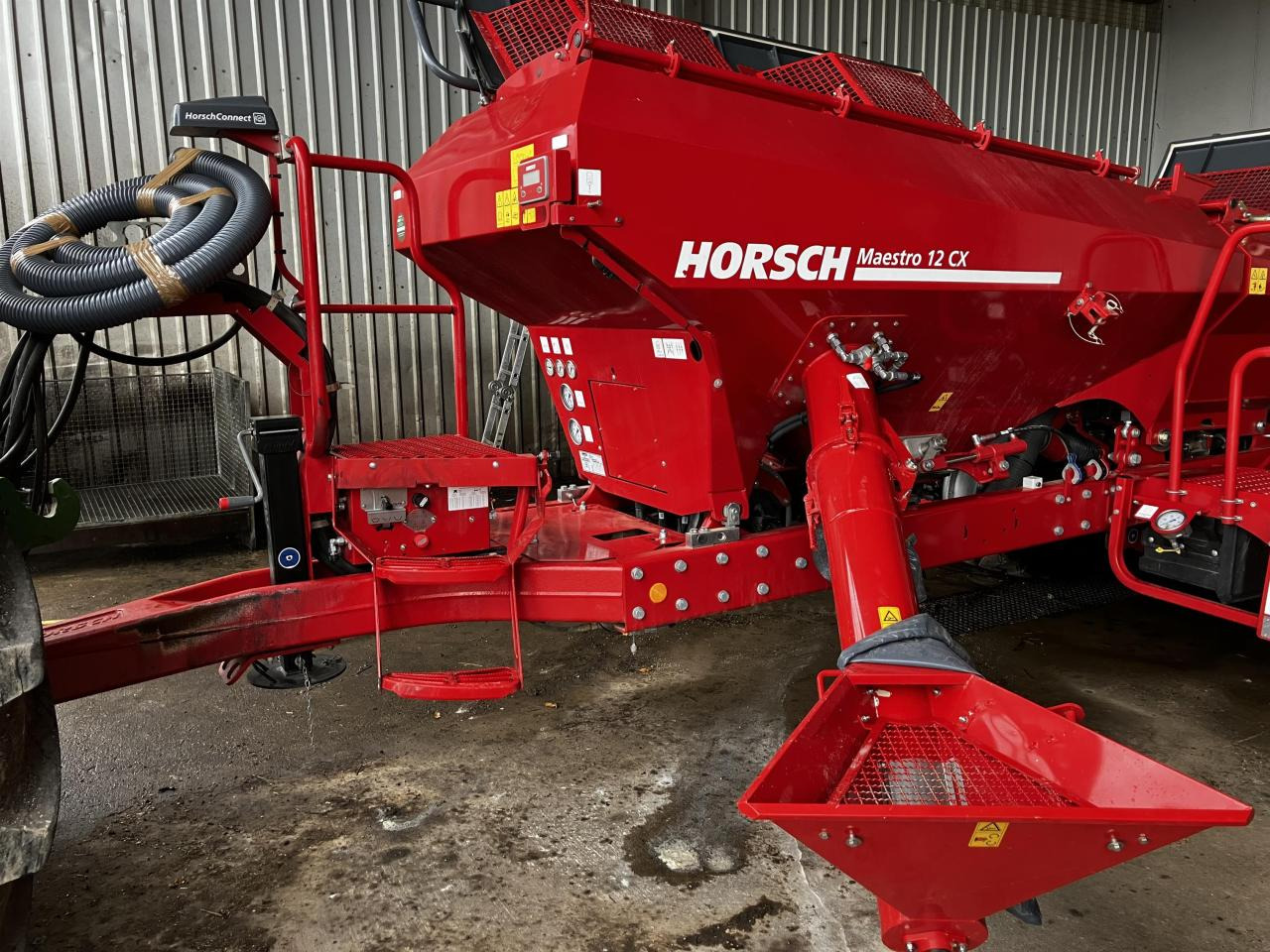 Horsch Maestro 12 CX - وضع البذور فى خطوط: صور 1 Horsch Maestro 12 CX - وضع البذور فى خطوط: صور 1