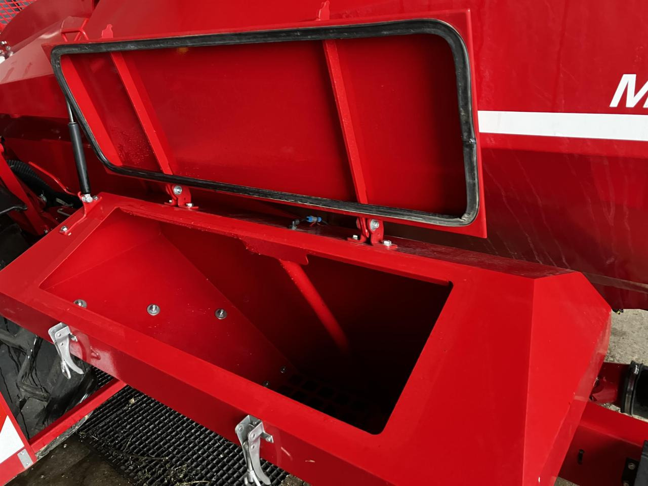 Horsch Maestro 12 CX - وضع البذور فى خطوط: صور 3 Horsch Maestro 12 CX - وضع البذور فى خطوط: صور 3