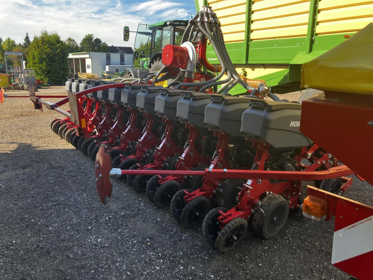 Horsch Maestro 12 RX - وضع البذور فى خطوط: صور 1 Horsch Maestro 12 RX - وضع البذور فى خطوط: صور 1
