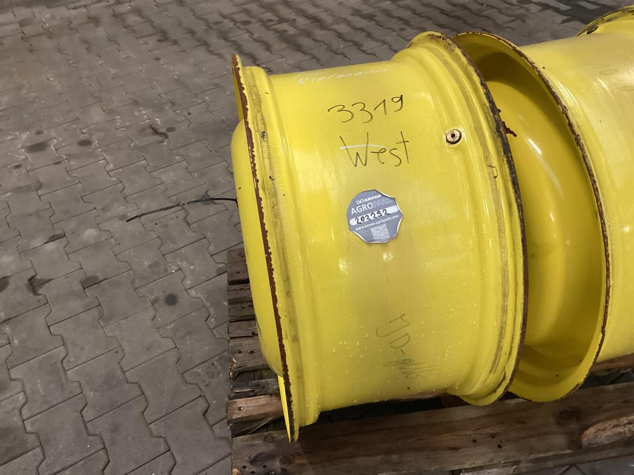 John Deere 15x30 - الإطارات - الآلات والماكينات الزراعية: صور 2 John Deere 15x30 - الإطارات - الآلات والماكينات الزراعية: صور 2