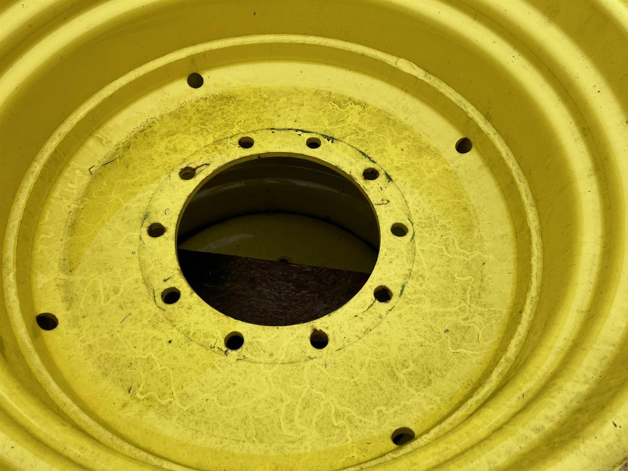 John Deere 18x30 - الإطارات - الآلات والماكينات الزراعية: صور 3 John Deere 18x30 - الإطارات - الآلات والماكينات الزراعية: صور 3