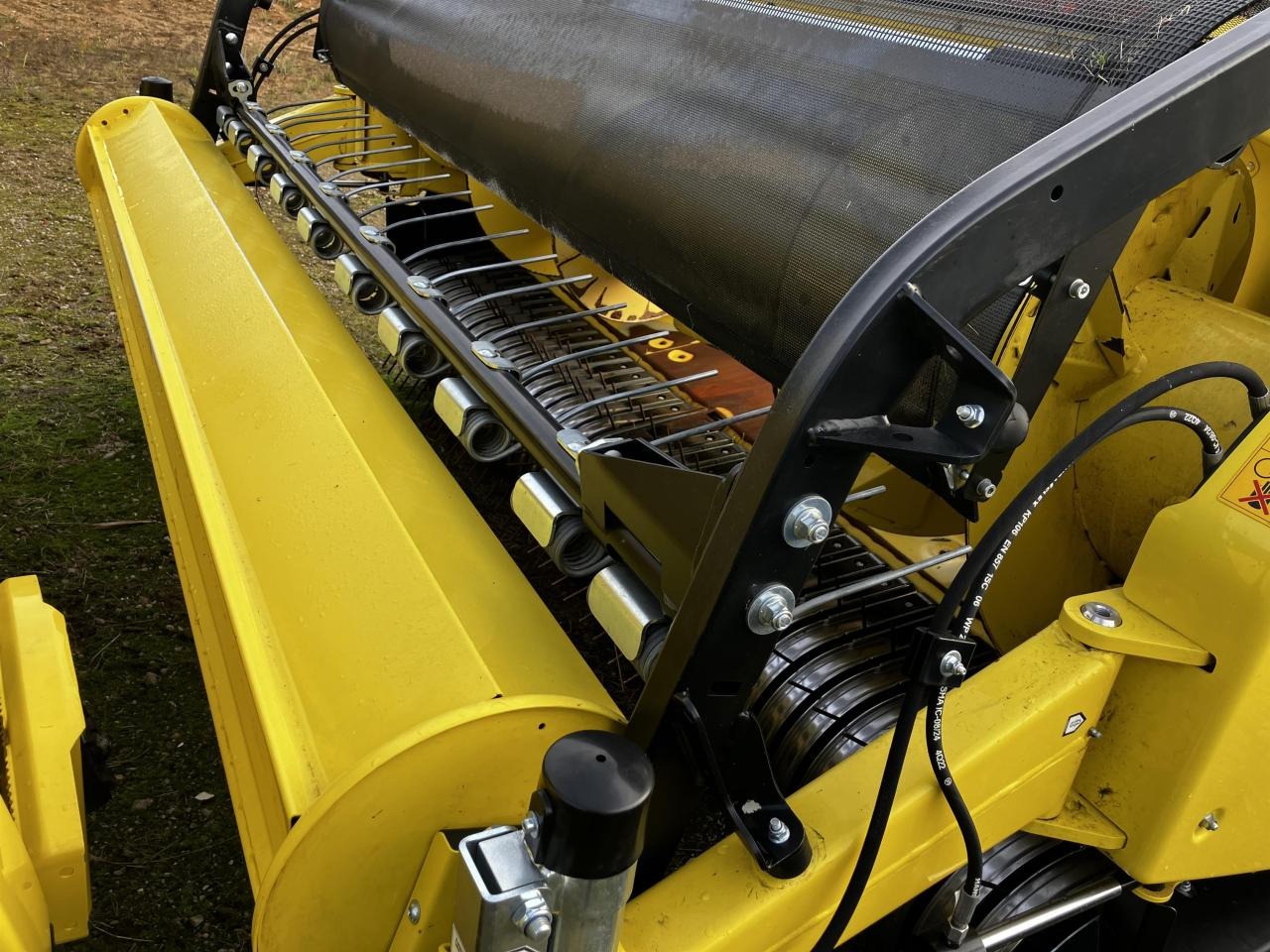 John Deere 30R - معدات حصادة الأعلاف: صور 3 John Deere 30R - معدات حصادة الأعلاف: صور 3