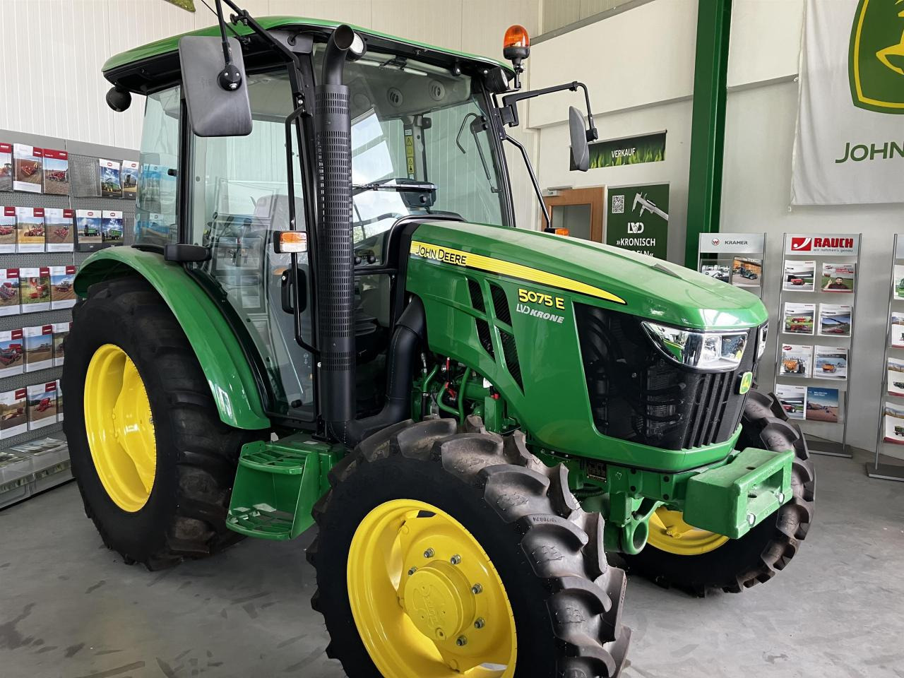 John Deere 5075E - جرار: صور 2 John Deere 5075E - جرار: صور 2