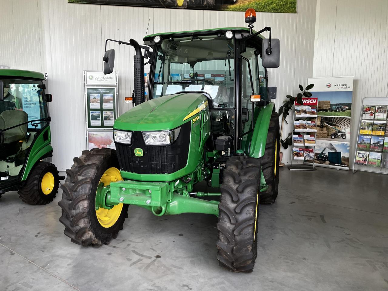 John Deere 5075E - جرار: صور 1 John Deere 5075E - جرار: صور 1