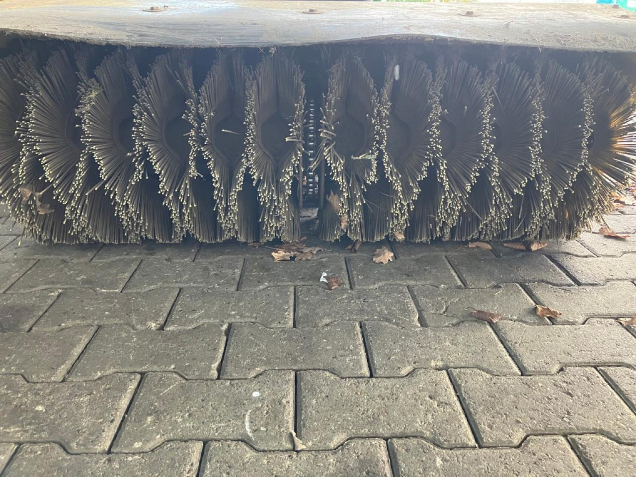 John Deere 52 inch Broom - مكنسة: صور 4 John Deere 52 inch Broom - مكنسة: صور 4